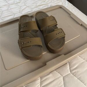 CROCS Brown Sandals